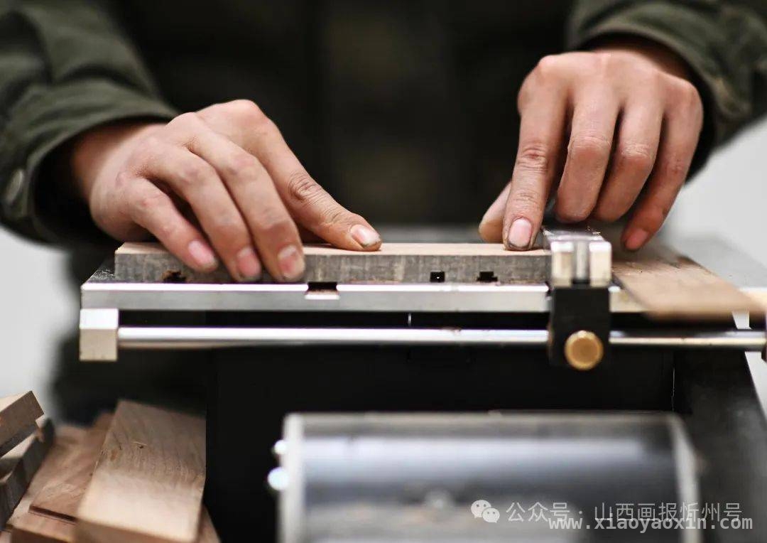 刘晓辰：用木雕传承山西古建文化，铸就艺术传奇，刘晓辰：以木雕为笔，绘就山西古建筑的璀璨画卷