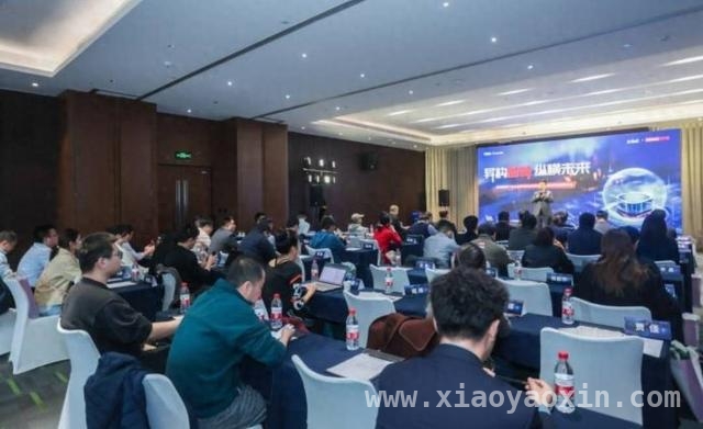 DeepSeek出圈引发热议，算力供给成AI破局关键，AI热潮汹涌，DeepSeek算力提升引领产业变革