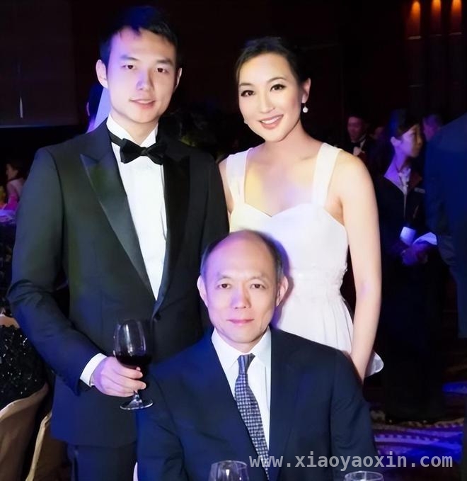霍家权力密码：吕燕妮的36年隐忍传奇