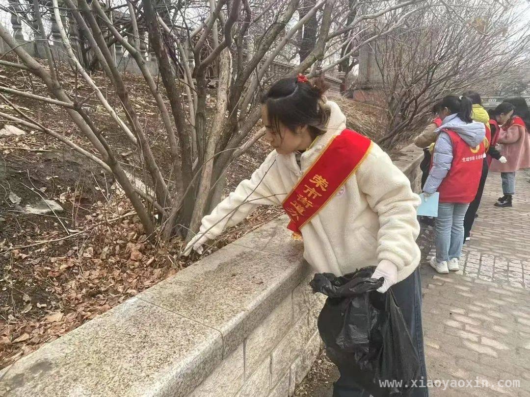 医大一院社区与龙江社区携手改善环境，街道面貌焕新颜，清污除杂，荣市街道党群协作打造美好家园
