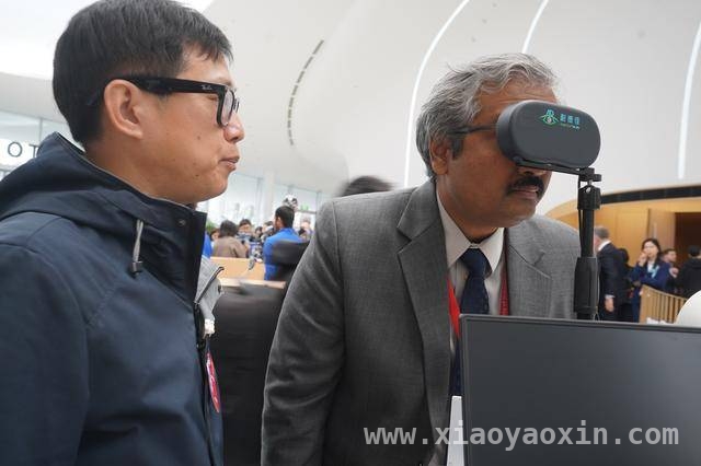 中关村论坛年会：智能机器人等科技成果成吸睛焦点