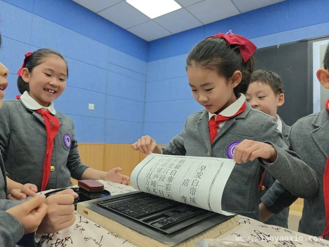 江西校园：非遗之花绚丽绽放，传统文化魅力无限 江西多校非遗进校园活动精彩纷呈，传统文化薪火相传
