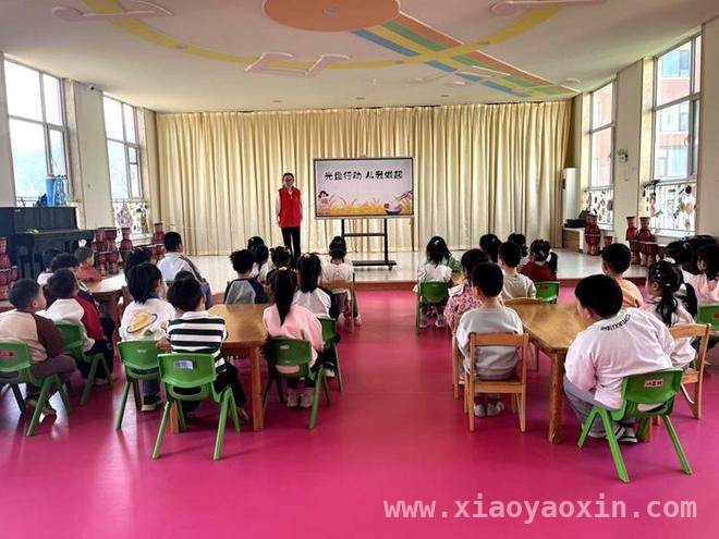 安图经山社区开展“光盘行动”宣传，幼儿争做节约小标兵
