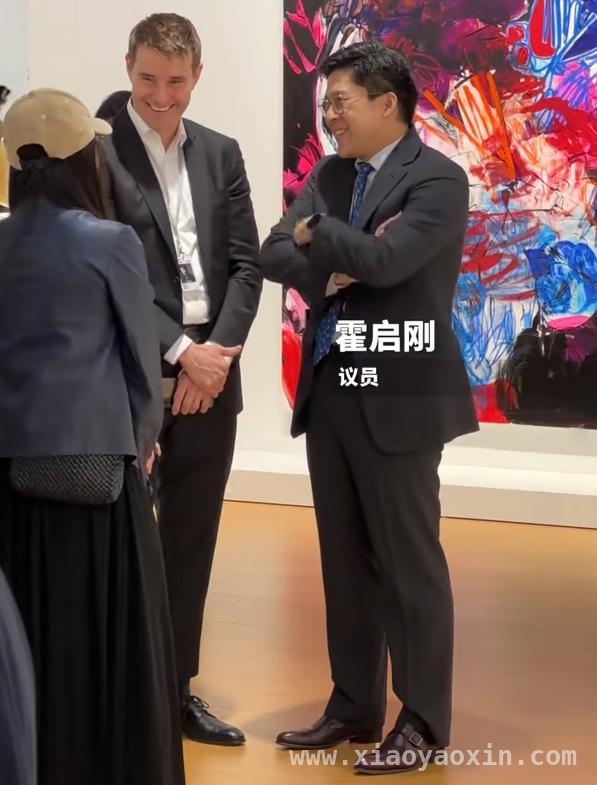 香港巴塞尔艺术展：名流云集，谁才是真正C位？，艺术展上的名流百态：真正的咖位源于内在积淀