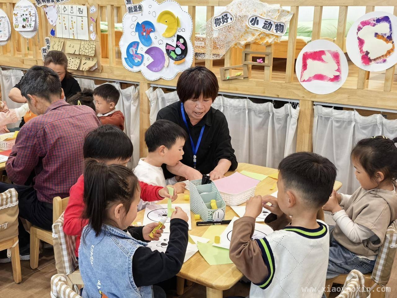 “双龄共育”新体验！缙云幼儿园的暖心尝试，当银发与童颜相遇，“云朵奶奶”班开启温暖篇章