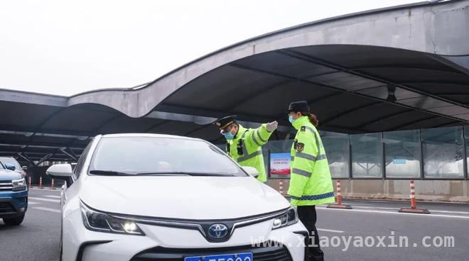 “正名行动”出击，天津重点场站交通秩序大改善，天津多举措治理出租汽车，让城市窗口更文明