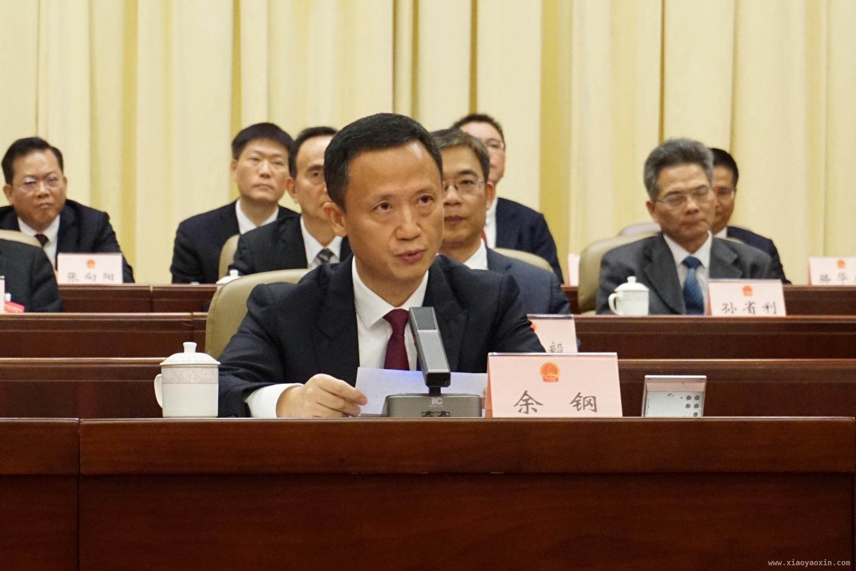 聚焦湛江市十五届人大六次会议，多项工作部署启航，湛江市人大会议胜利闭幕，新当选人员向宪法宣誓
