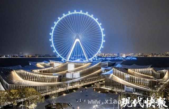 金鸡湖畔，“苏州之眼”摩天轮与双体游船点亮苏州文旅之光 “苏州之眼”摩天轮落成，双体游船首航，苏州文旅再升级！