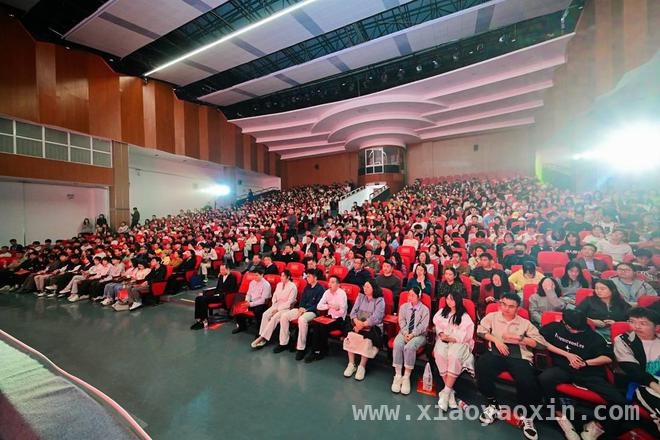 四川残疾人励志宣讲会：奏响生命自强最强音，残疾励志榜样走进校园，传递无限正能量