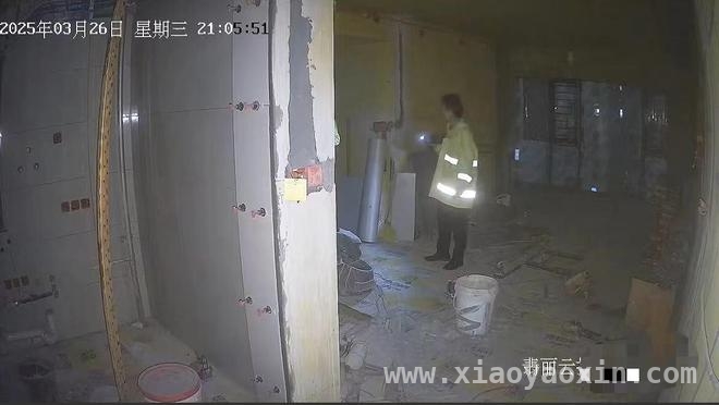 保安失德，在业主保温杯小便引众怒！