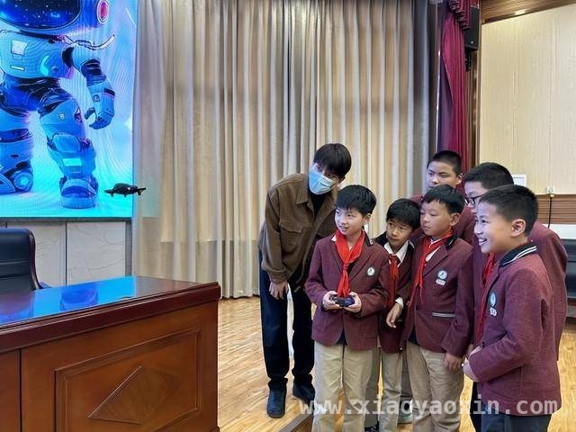 惠王中心小学科技节：点燃学生科技梦想，惠王中心小学“科技之春”，AI科普盛宴来袭