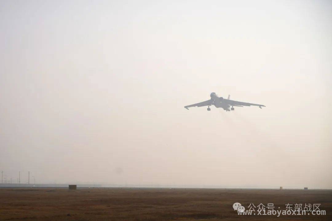 东部战区空军航空兵跨昼夜训练，提升部队战斗力