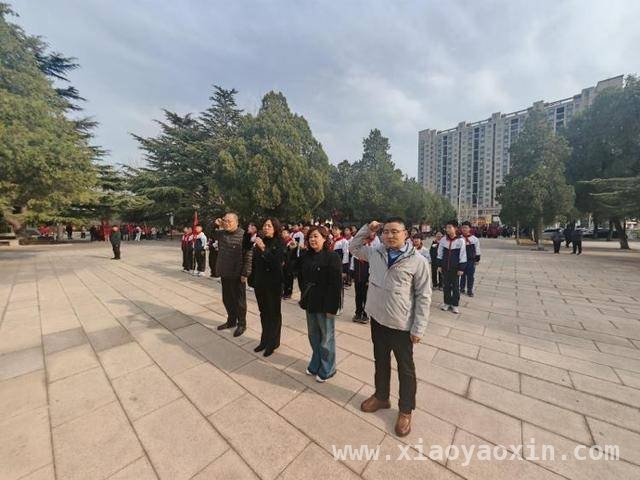 潍坊潍城区芙蓉小学：清明徒步祭扫，传承红色基因，清明徒步，潍坊芙蓉小学师生开启红色教育实践之旅