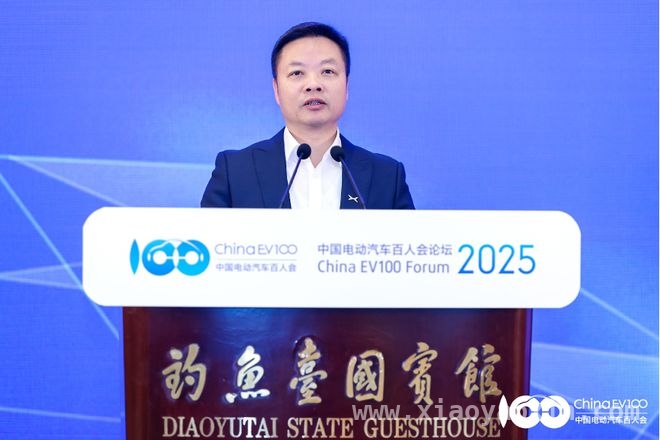 飞行汽车新时代：小鹏何小鹏描绘低空经济新愿景！，小鹏何小鹏揭秘飞行汽车蓝图，2026年或实现量产交付！