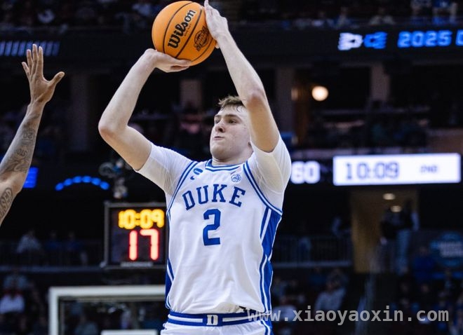 NBA总裁见证，杜克大学凭团队攻势挺进全国四强 NCAA疯狂三月：弗拉格助力杜克大学淘汰劲旅进四强