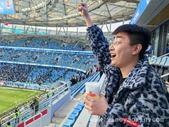 中超赛场啤酒飘香，球迷畅享观赛新体验，2025中超：啤酒与足球碰撞出激情火花