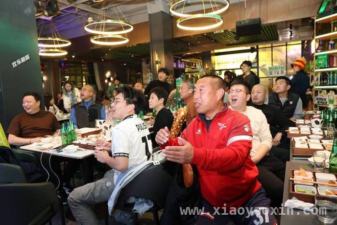 中超赛场啤酒飘香，球迷畅享观赛新体验，2025中超：啤酒与足球碰撞出激情火花