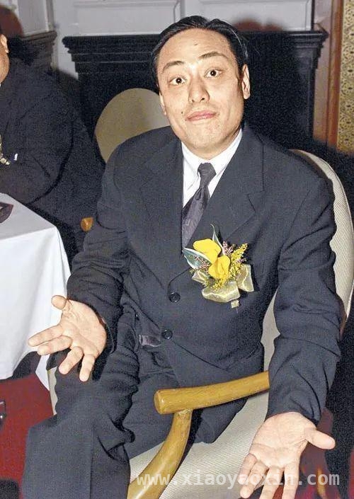 30亿身家“地产神童”罗兆辉：成也贪婪，败也贪婪，曾包养15位女星的富豪罗兆辉，终被欲望吞噬