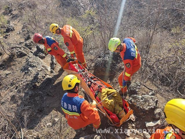 3月29日怀柔：61岁驴友受伤，消防医护接力救援 怀柔山上61岁驴友被落石砸伤，消防医护联手救援