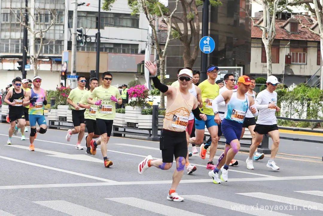 在黄浦半马中，邂逅城市的创新活力与人文底蕴 配速员视角：2025上海黄浦半马的别样魅力