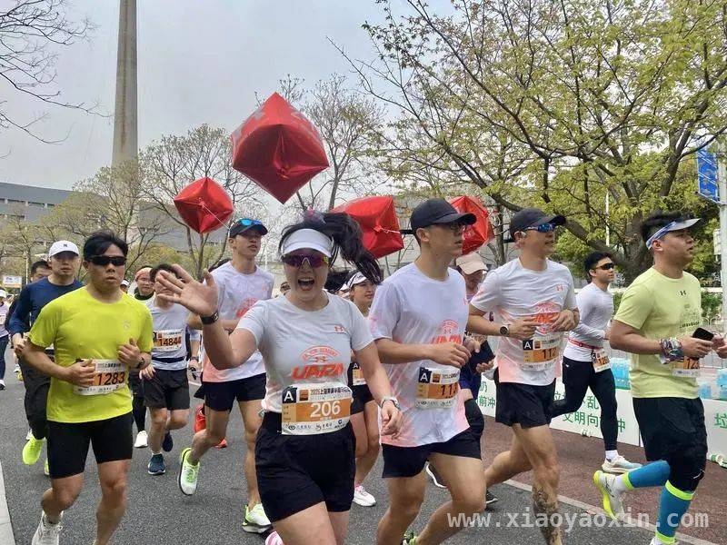 在黄浦半马中，邂逅城市的创新活力与人文底蕴 配速员视角：2025上海黄浦半马的别样魅力