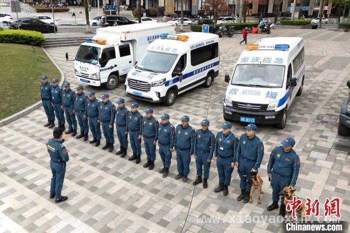 重庆16位救援英雄集结，奔赴缅甸地震救援前线，重庆蓝天救援队紧急驰援，助力缅甸地震灾区渡难关