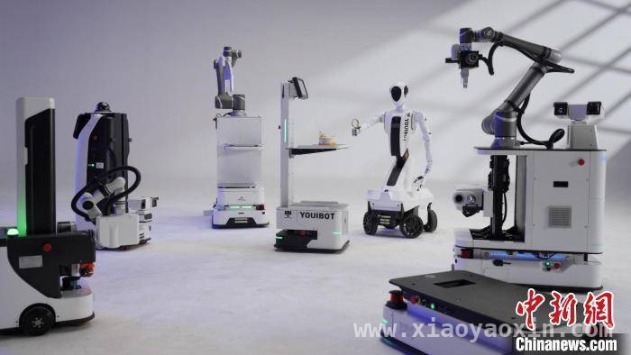 巡霄登场：优艾智合与西安交大打造的轮式人形机器人新突破
