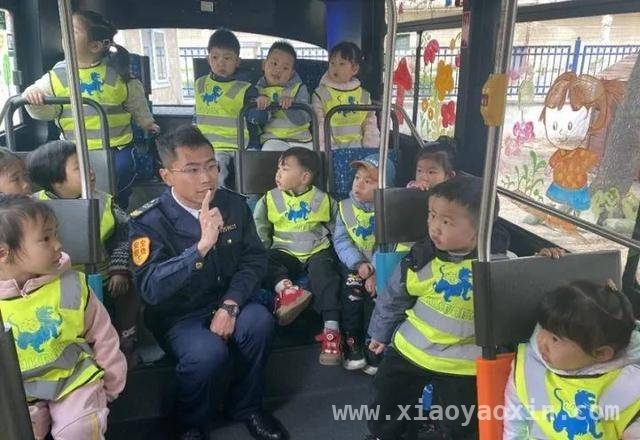 “有礼斑马线”活动，为崂山区幼儿园小朋友筑牢交通安全防线，沙子口街道交通安全体验活动，让幼儿文明出行意识扎根