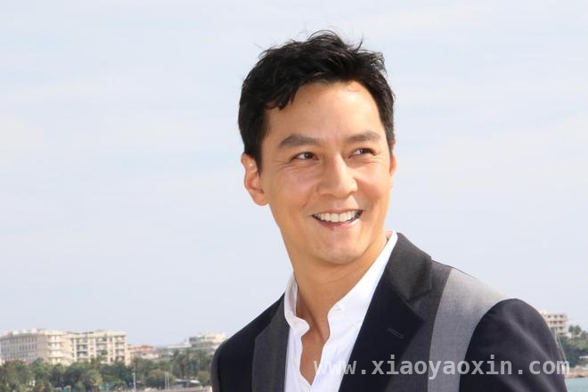 吴彦祖发文谴责飞机不文明行为，引网友热议，惊！吴彦祖公开怒斥飞机上没素质举动，网友同感恶心