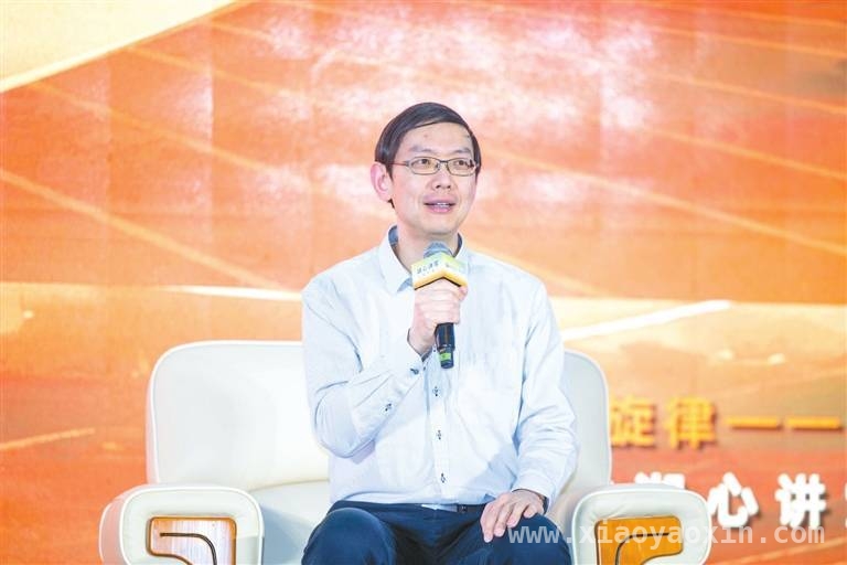 湖心讲堂郑州上演，探讨AI未来走向与艺术坚守，郑州春日，湖心讲堂大咖齐聚共探AI下科学与艺术交融