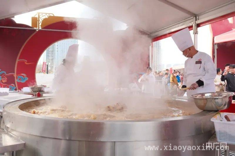 一碗淮南牛肉汤，熬出老工业城市的新活力，淮南牛肉汤：全产业链产值破320亿，开启全球飘香之旅