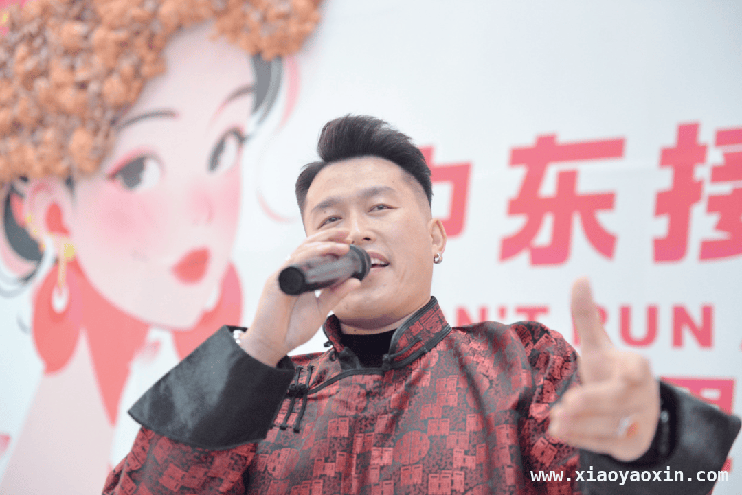 中东新天地下沉广场：创新消费模式带来别样春日体验，中东新天地下沉广场开启春日消费盛宴，创新模式引关注