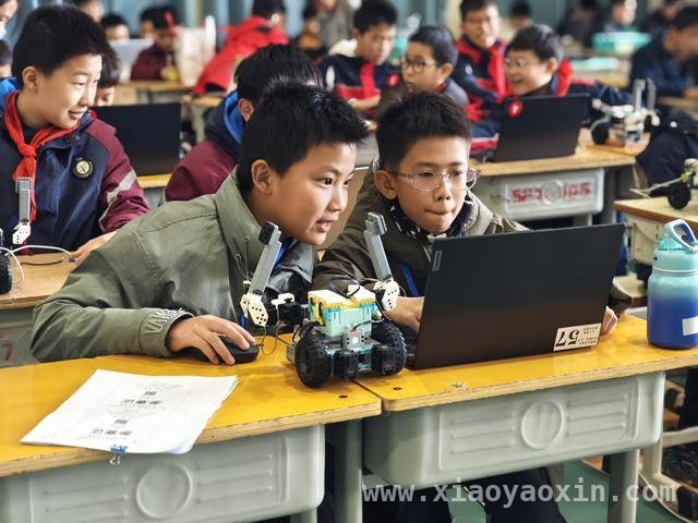 第二十六届郑州市学生信息素养提升实践活动现场赛精彩上演，科技与智慧的碰撞！郑州市学生信息素养实践活动现场赛亮点多