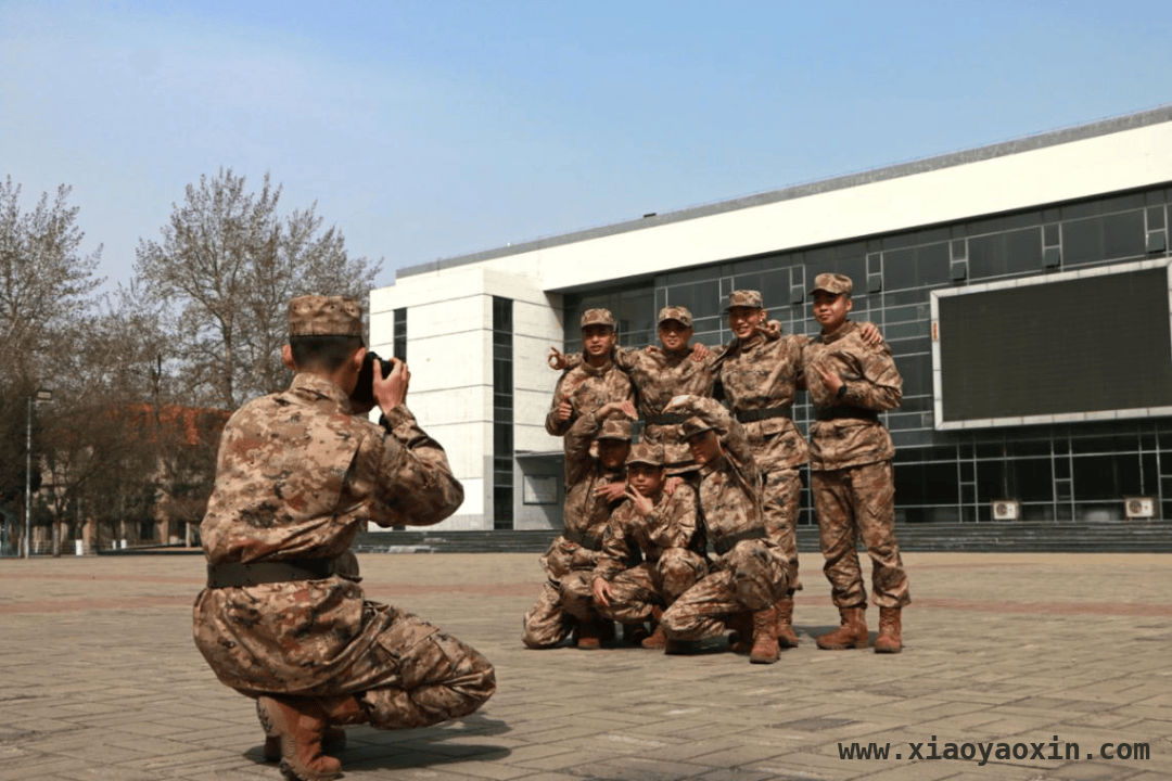 鲜衣怒马新兵至，军营迎新暖人心