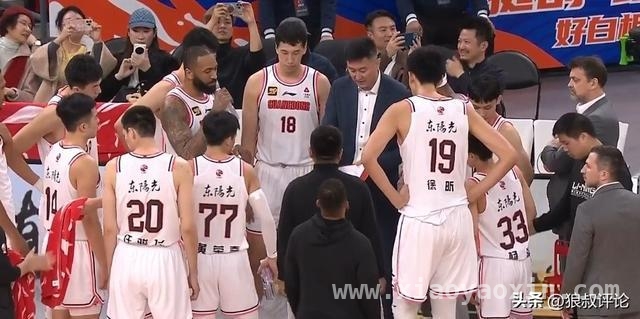 广东阵容升级，上海战术有变，季后赛对决看点十足，常规赛两负上海，广东季后赛能否上演逆袭好戏？
