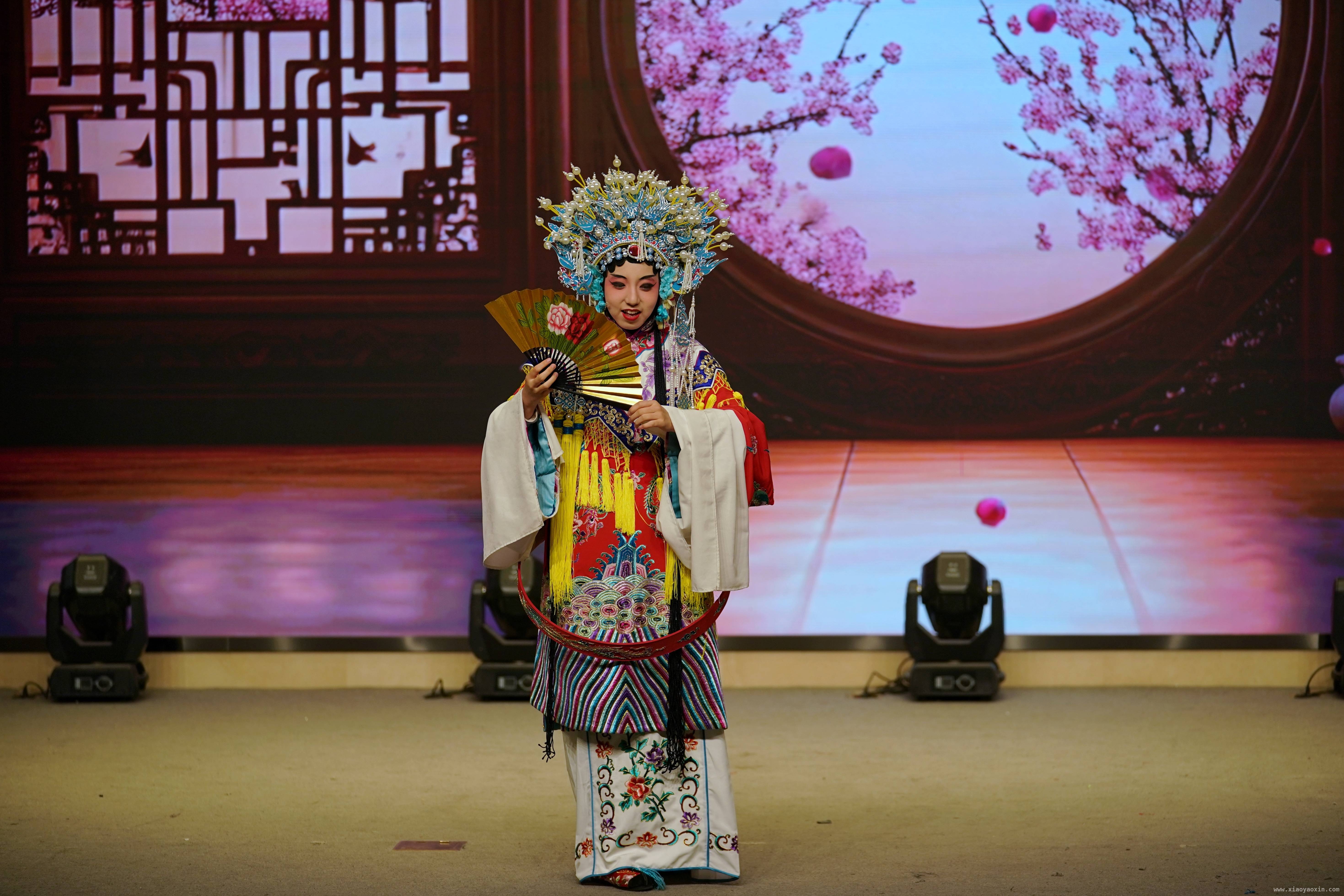 世界孤独症日，“星星孩子”借京剧走进大众视野 国粹艺术助力，为孤独症儿童点亮成长之路