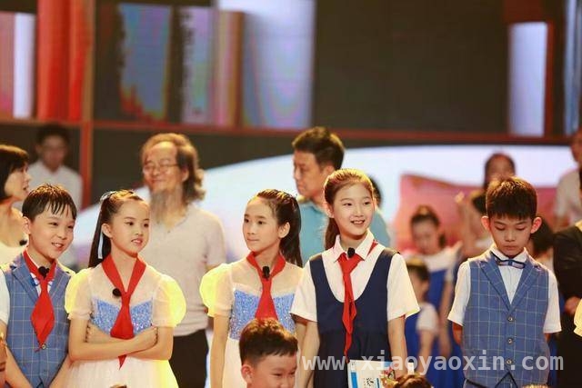 深圳11岁欧阳逸坤：公益与学业双优的成长传奇 欧阳逸坤：11岁的她如何成为新时代好少年典范