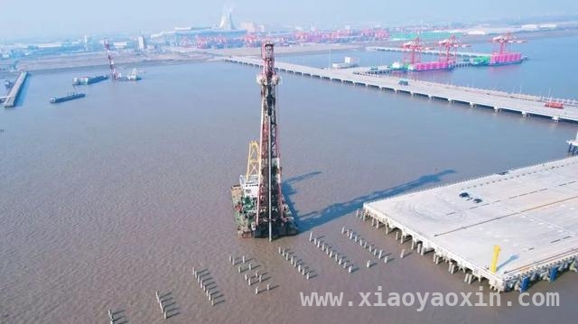 上海港罗泾二期改造工程开工，为国际航运中心添砖加瓦 罗泾港区集装箱码头二期建设全面启动，引领上海港转型发展