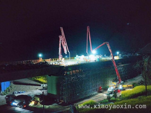 西渝高铁大树坝大桥：新技术助力主体工程完美收官 历时8小时浇筑，西渝高铁大树坝大桥主体工程收官