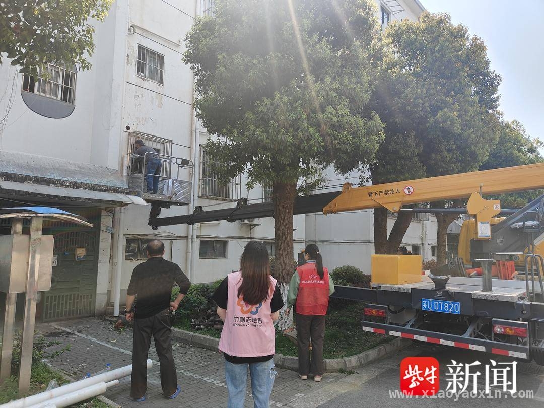 桂花新村居民自主维修水管，共筑和谐社区生活
