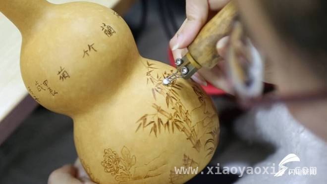 轮椅诗人李麦冬：葫芦烙画与诗歌里的生活华章，从轮椅女孩到生活强者：李麦冬的逐梦之旅