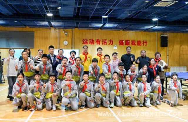 梁靖崑陈熠走进光明小学，传递中华体育精神，“冠军体育课”闪耀光明小学，国乒名将助力运动梦想