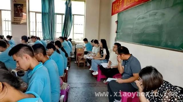 张增亮：用专业与敬业点亮盈江中学英语教学之路