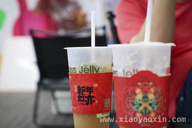 新茶饮上市后竞争焦点几何？多维度剖析行业走向 从业绩到海外布局，新茶饮行业的机遇与挑战并存