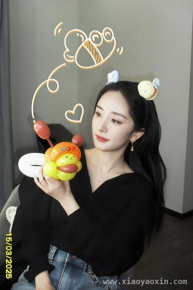 1. 杨幂粉丝团19周年，女神卡点晒美照太甜啦！，4. 杨幂陪伴粉丝19年，卡点晒照双向奔赴太好嗑！