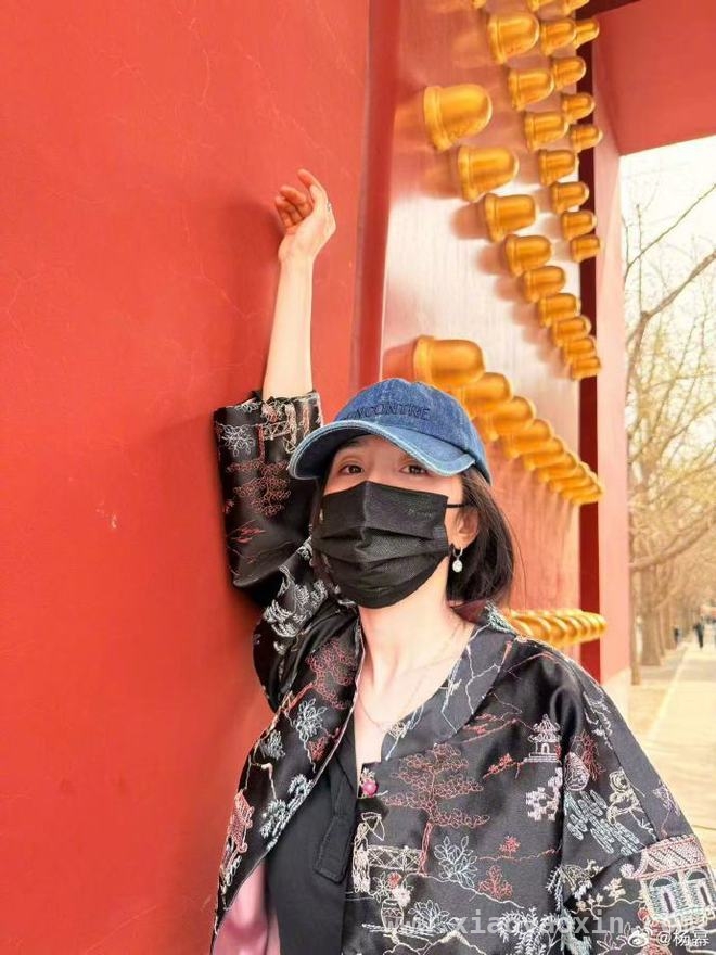 1. 杨幂粉丝团19周年，女神卡点晒美照太甜啦！，4. 杨幂陪伴粉丝19年，卡点晒照双向奔赴太好嗑！