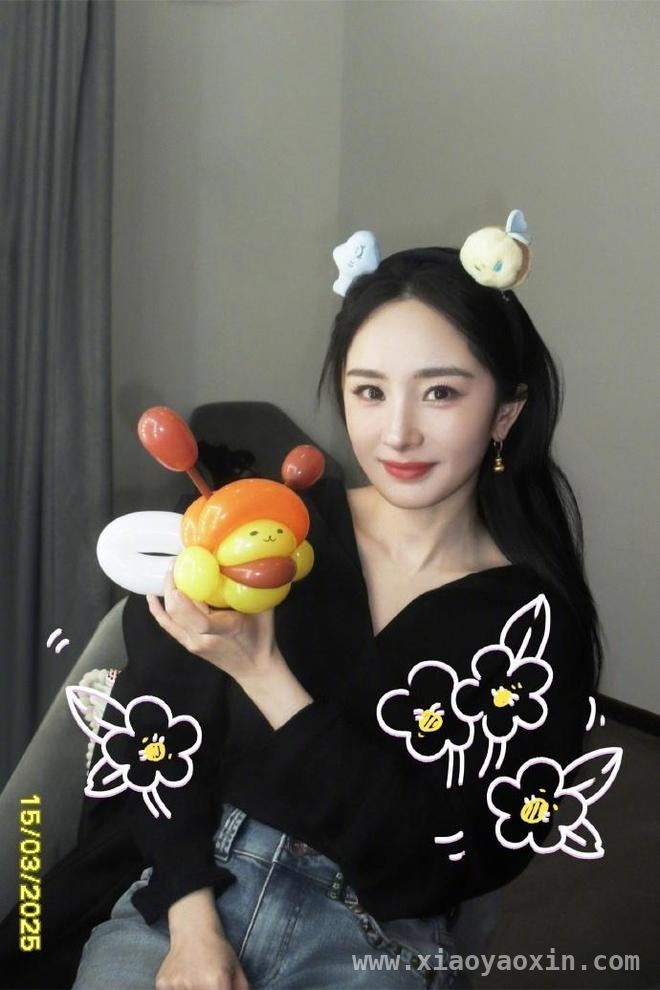1. 杨幂粉丝团19周年，女神卡点晒美照太甜啦！，4. 杨幂陪伴粉丝19年，卡点晒照双向奔赴太好嗑！