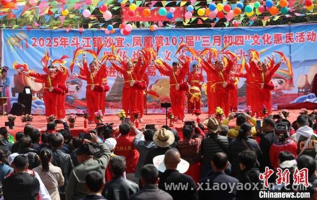 4月1日，广西侗乡花炮节劲展民族风采 湘桂花炮队齐聚，广西侗乡花炮节燃爆民族风情