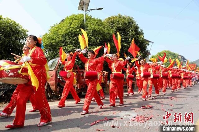 4月1日，广西侗乡花炮节劲展民族风采 湘桂花炮队齐聚，广西侗乡花炮节燃爆民族风情