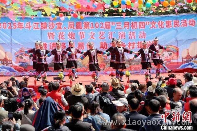 4月1日，广西侗乡花炮节劲展民族风采 湘桂花炮队齐聚，广西侗乡花炮节燃爆民族风情